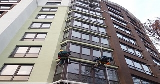 Установка крыши на балкон Нерюнгри цена от 1039 руб. м/2.